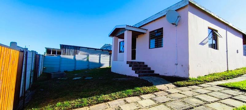 2 Bedroom Property for Sale in Pacaltsdorp Western Cape